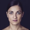 Nikolett Dékány als Noémi