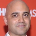 Ayad Akhtar als Hassan