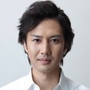 Masaaki Takarai als Teacher Kubota