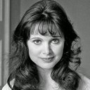 Madeline Smith als Dolly