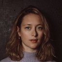 Florence Fauquet als Laura