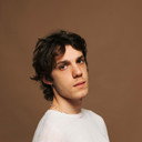 Matteo Oscar Giuggioli als Tom