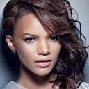 Leslie Grace als Nina Rosario