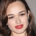 Rose Williams als Enma