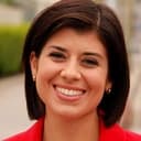 Lisa Hernandez als Female Newscaster