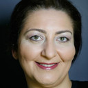 Zuhal Yalçın als Asiye