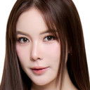 วรนิษฐ์ ถาวรวงศ์ als Elle