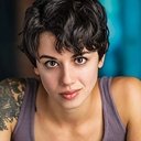Jenna Kanell als Kim