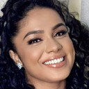 Sinethi Akila als Olu