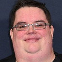 Luke Manley als Dion Galanis