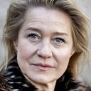 Trine Dyrholm als Mia Halling