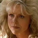 Sharon Tyrell als Supermarket Housewife