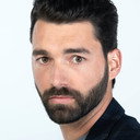 Gonzalo Peña als Roberto Sangenís