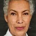 Pascale Jean-Louis als 1. Bardame