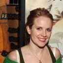 Joy Gohring als Ellen