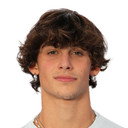 Samuele Segreto als Sebastiano