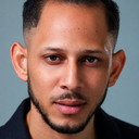 José "Kiki" Ramírez als Banker