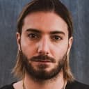 Alesso als Man Replacing Cole at the Pool Party (uncredited)