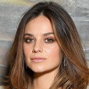 Katy Louise Saunders als Gina