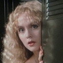 Wendy Lyon als Miss Kelly