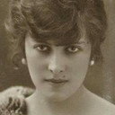 Jacqueline Forzane als Countess Sabine Muffat