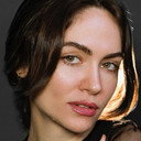 Sumaya Rida als Dina