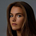 Chloe East als Monica Sherwood