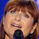 Patricia Grillo als Street singer