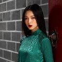Thư Nguyễn als Cô gái mặc đầm đỏ