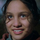 Isha Zainab Kahn als Sara