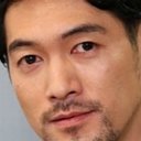 武田裕光 als Bass