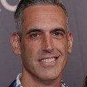 Adam Cantor als Tall Eric Busmalis