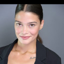 Mona Çalış als Efsun
