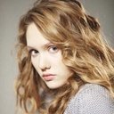 Weronika Jaskółka-Chlebowicz als Girl