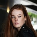 Sem de Vlieger als Jennifer