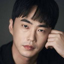 Kim Hak-Soo als Professor Hwang