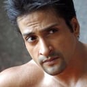 Inder Kumar als Inder Saxena