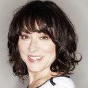 Arabella Weir als Mrs Stratton-Luce
