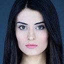 Emel Dede als Leyla