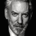 Donald Sutherland als Dr. Charles Eastman