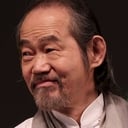 Yuen Wah als Dragon gate master