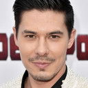 Lewis Tan als Gaius Chau