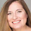 Rebecca Bustamante als White House Staff