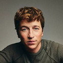 Skyler Gisondo als Jimmy Olsen