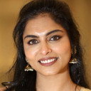 Mounika Reddy als Vanitha "Vinny"