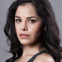 Claudia Pineda als Maui