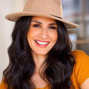 Andrea Pazmino als Shannon Cooper