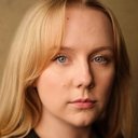 Alexa Davies als Young Rosie