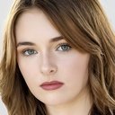 Isabella Kai als Molly Teague
