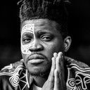 Laolu Senbanjo als Self